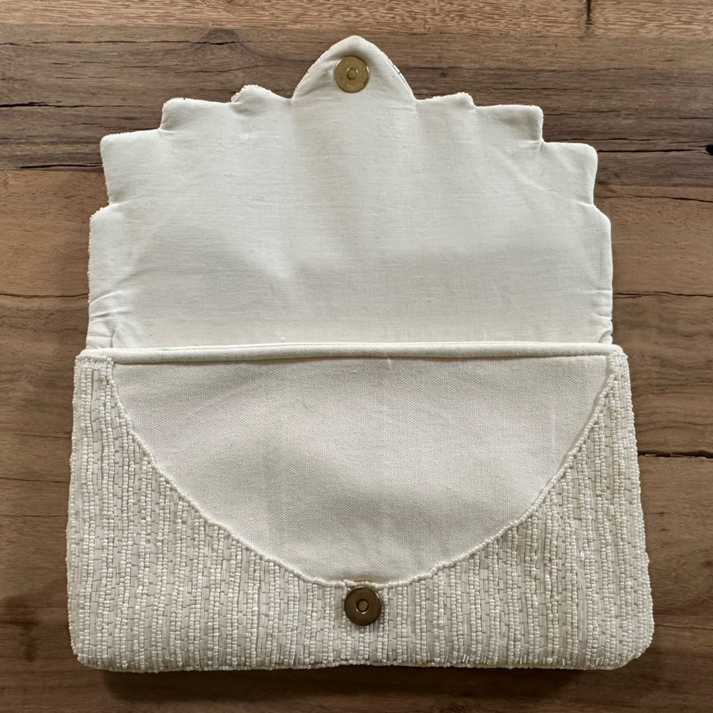 White Beaded Clutch Purse - Picture 8 of 9